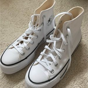 Converse Chuck Taylor All Star Lift Platform Women’s Size 7 (New)